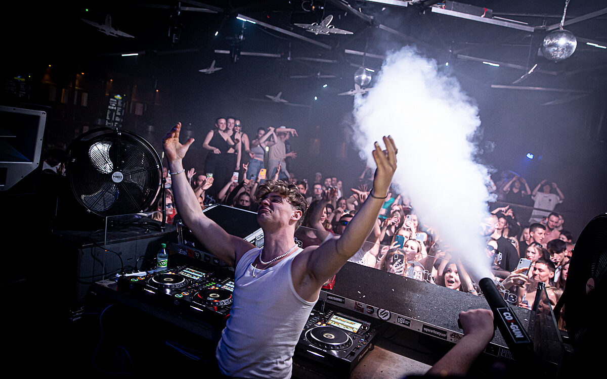 2023 04 23 Airport Nicolas Julian 39 2023 04 23 Airport Nicolas Julian 39