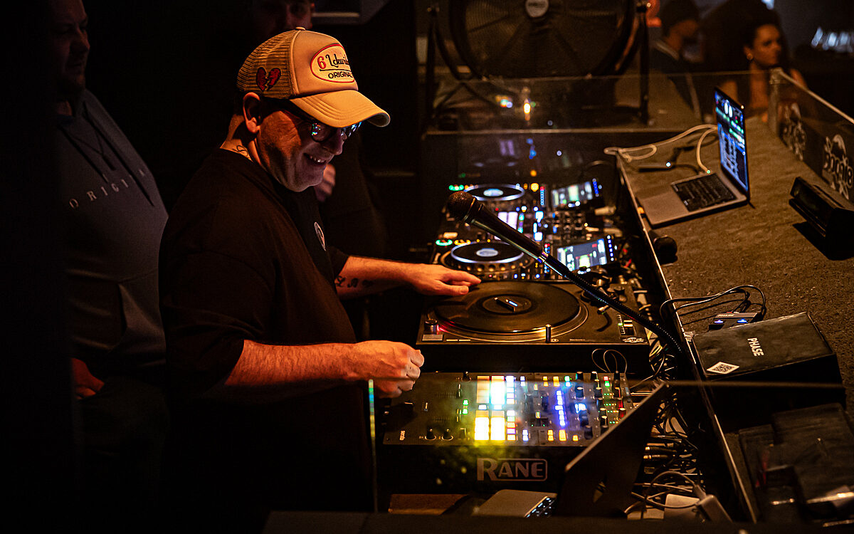 20251214 Airport DJ Dollar Bill 36