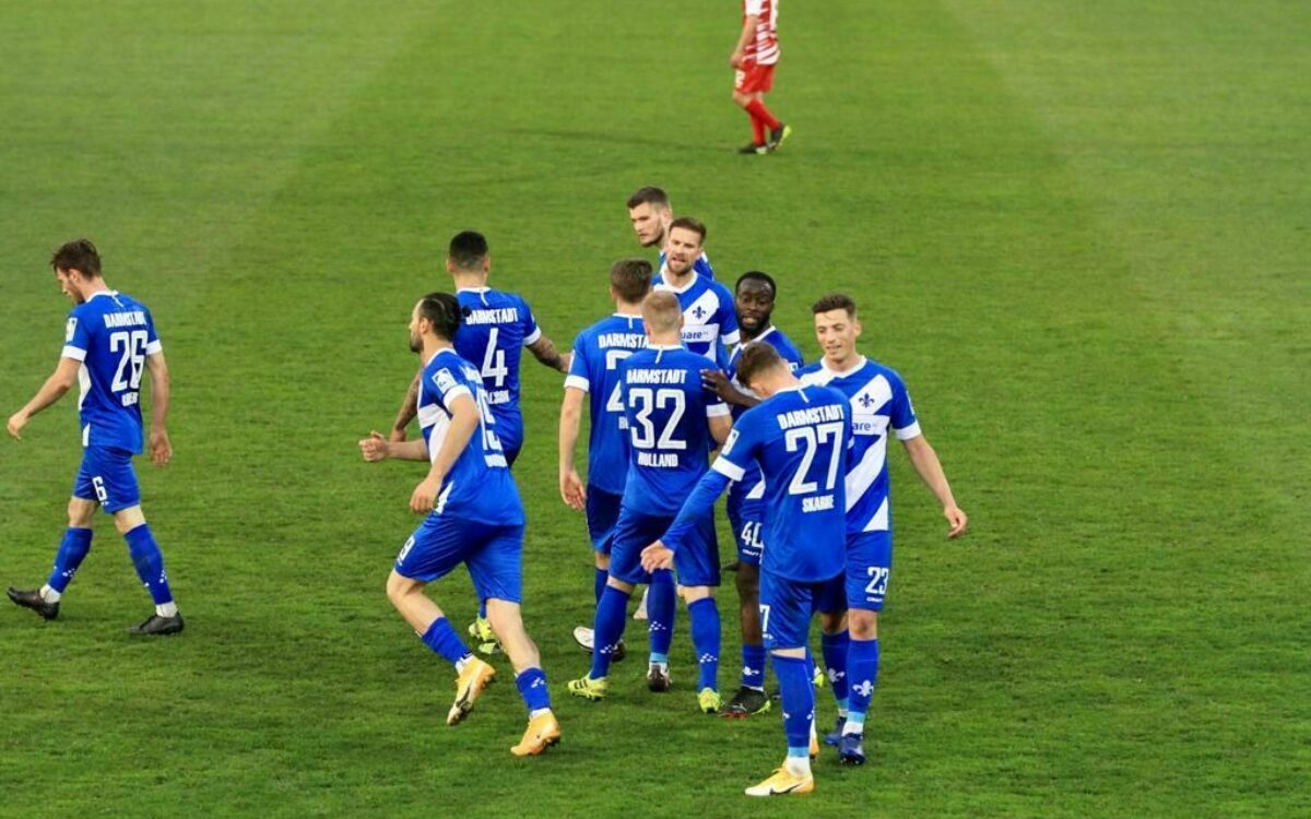 Darmstadt jubelt ueber den 3 1 Endstand Darmstadt jubelt ueber den 3 1 Endstand