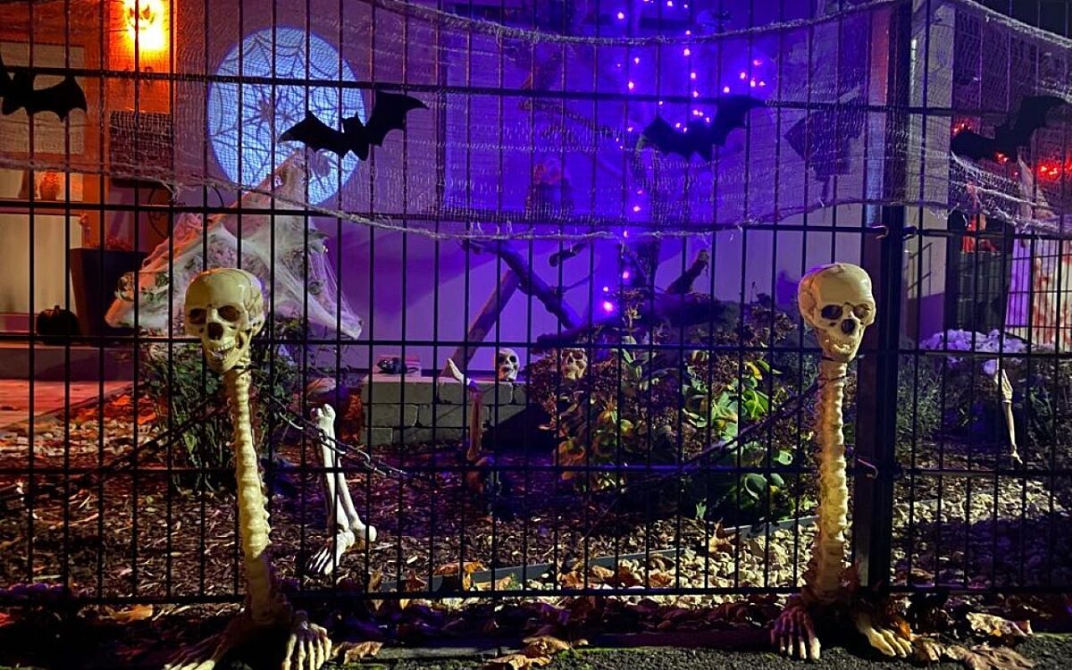 Das Halloween Haus in Lengfeld Totenköpfe Das Halloween Haus in Lengfeld Totenköpfe