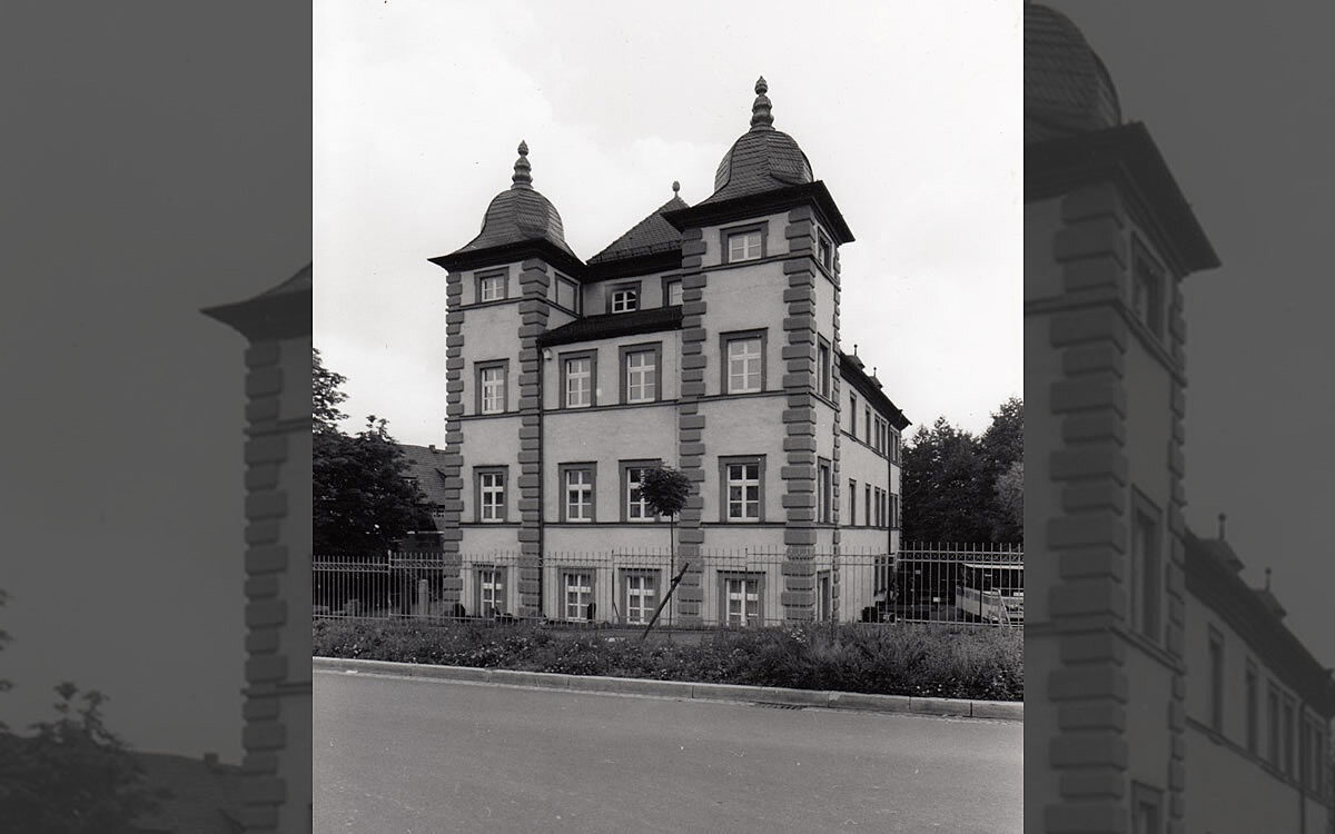 Huttenschloss um 1990 Huttenschloss um 1990