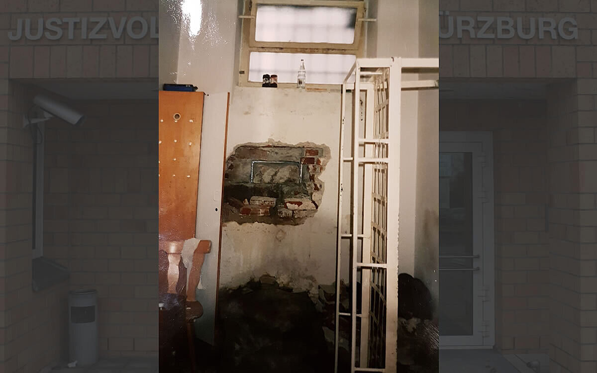 JVA Gebaeude innen Zelle 2 1200 JVA Gebaeude innen Zelle 2 1200