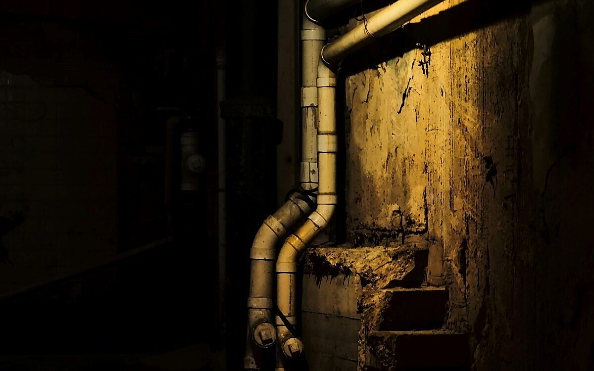 Keller Kanalrohr unsplash Keller Kanalrohr unsplash