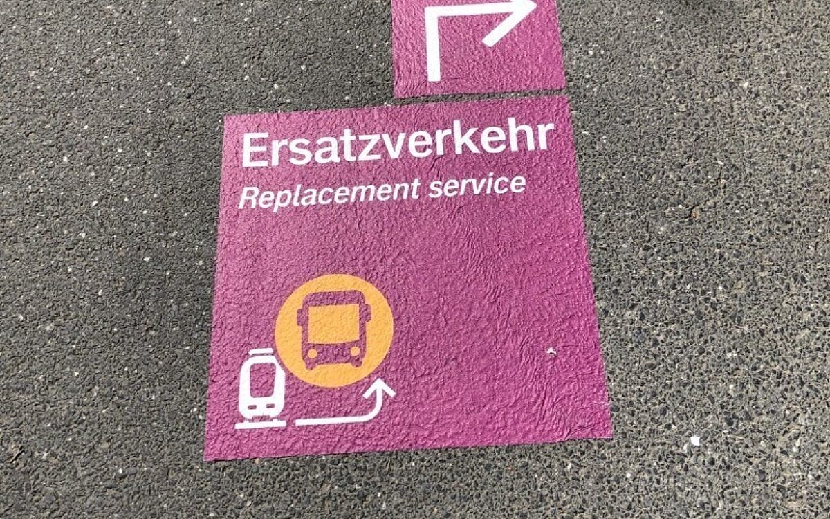 Markierung Ersatzverkehr der deutschen Bahn Markierung Ersatzverkehr der deutschen Bahn