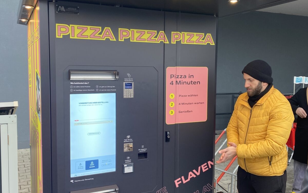 Pizzaautomat Waldbuettelbrunn Flavio Simonetti Pizzaautomat Waldbuettelbrunn Flavio Simonetti