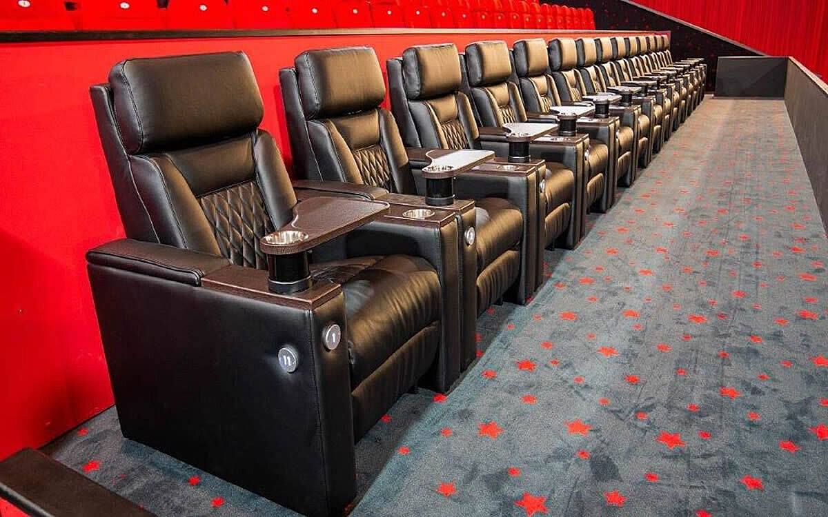 Sessel im Saal 1 Sessel im Saal 1