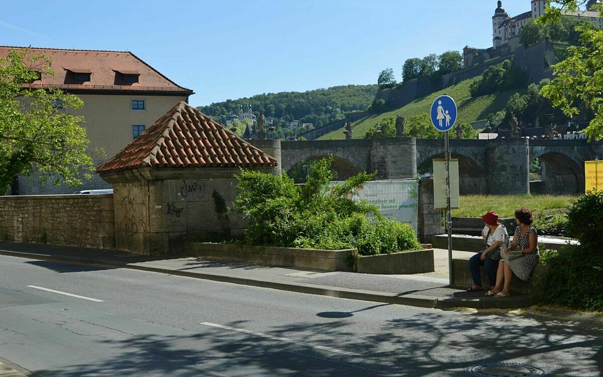 Strassenseite Aufsichtspavillon Quelle Bf AD Heyse Strassenseite Aufsichtspavillon Quelle Bf AD Heyse