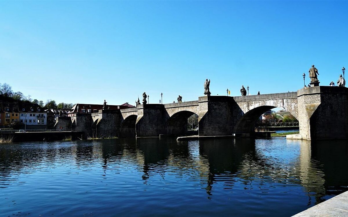 Alte mainbruecke wuerzburg Alte mainbruecke wuerzburg