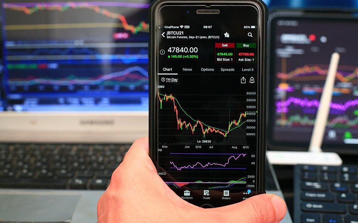 Bitcoin smartphone pixabay Bitcoin smartphone pixabay