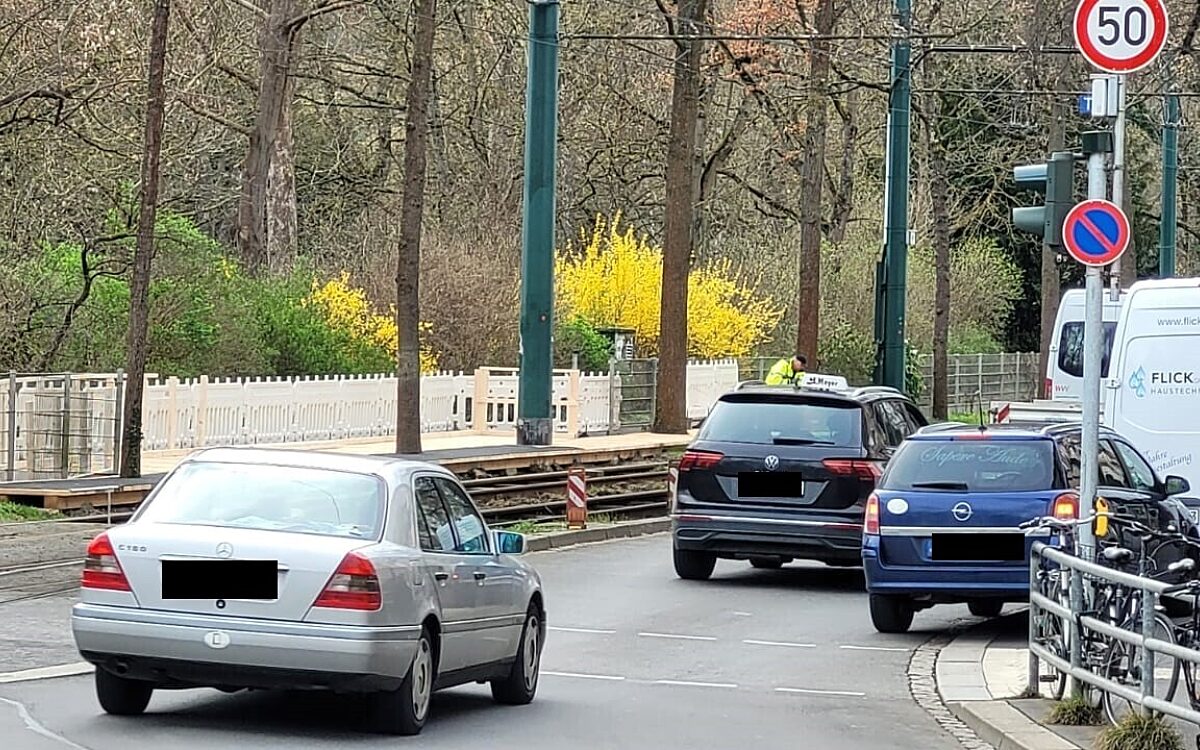 Ersatzhaltepunkt Richtung Sanderau "Sanderglacisstraße“ Ersatzhaltepunkt Richtung Sanderau "Sanderglacisstraße“