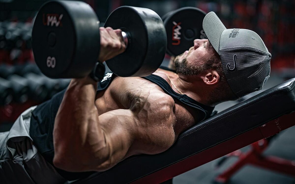 Hantelbank im Fitnessraum - pexels.com Hantelbank im Fitnessraum - pexels.com