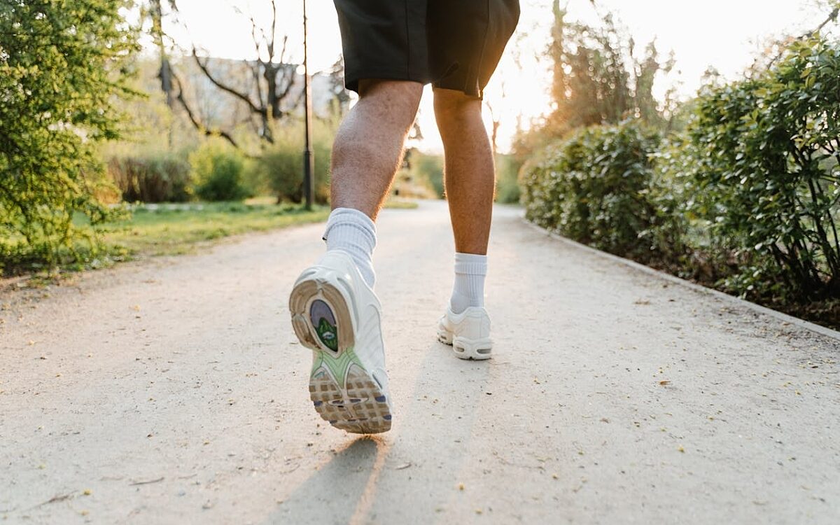 Joggen mit Laufschuhen - pexels.com Joggen mit Laufschuhen - pexels.com