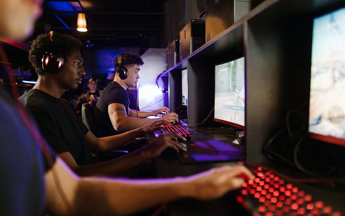 eSports mit Computer Spielen - pexels.com eSports mit Computer Spielen - pexels.com