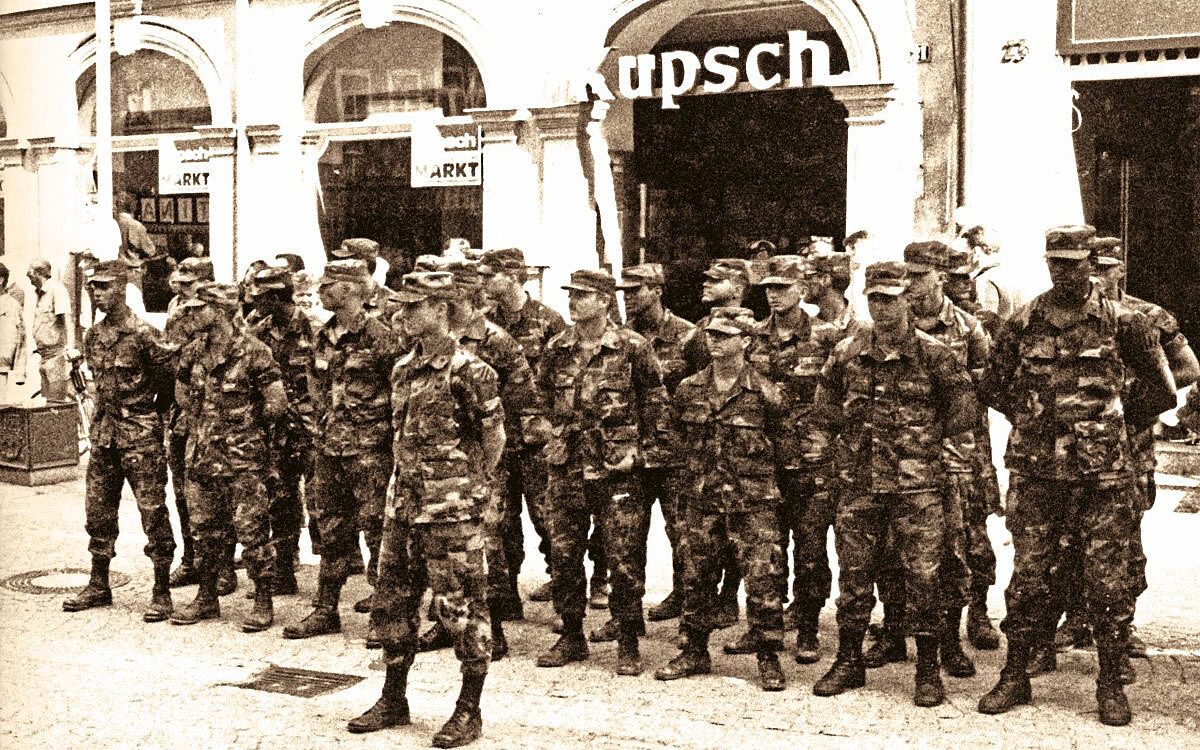 Soldaten vor kupsch 1987 Soldaten vor kupsch 1987