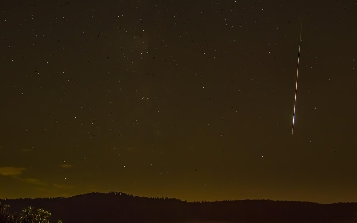 Eine Sternschnuppe Eine Sternschnuppe