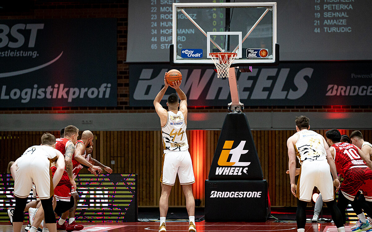 2021 12 12 s Oliver Baskets 17 2021 12 12 s Oliver Baskets 17