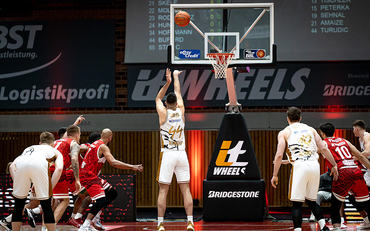 2021 12 12 s Oliver Baskets 18 2021 12 12 s Oliver Baskets 18