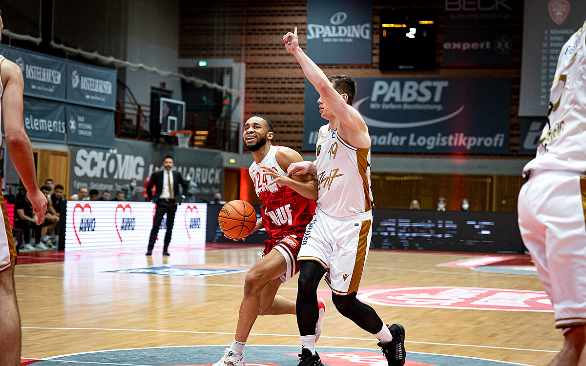 2021 12 12 s Oliver Baskets 24 2021 12 12 s Oliver Baskets 24