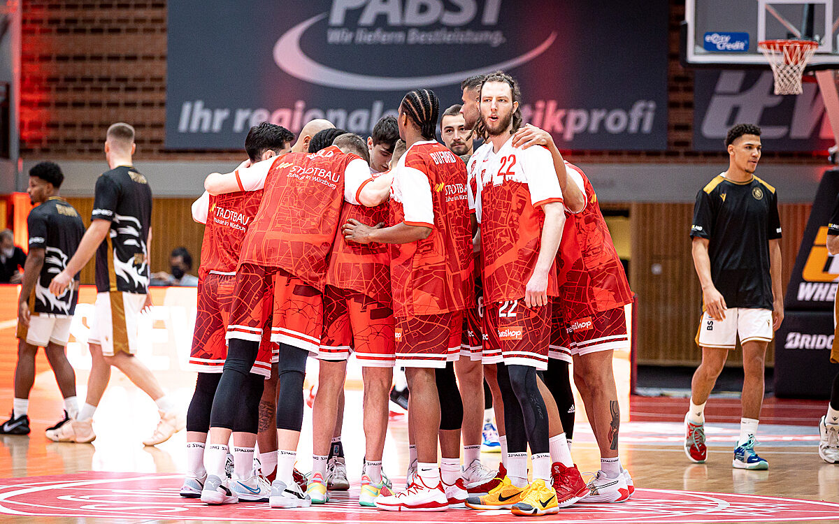 2021 12 12 s Oliver Baskets 3 2021 12 12 s Oliver Baskets 3