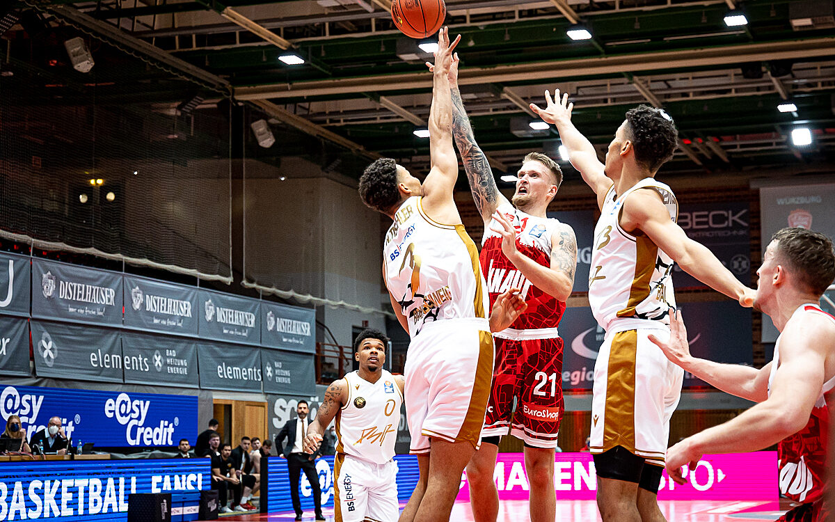 2021 12 12 s Oliver Baskets 30 2021 12 12 s Oliver Baskets 30