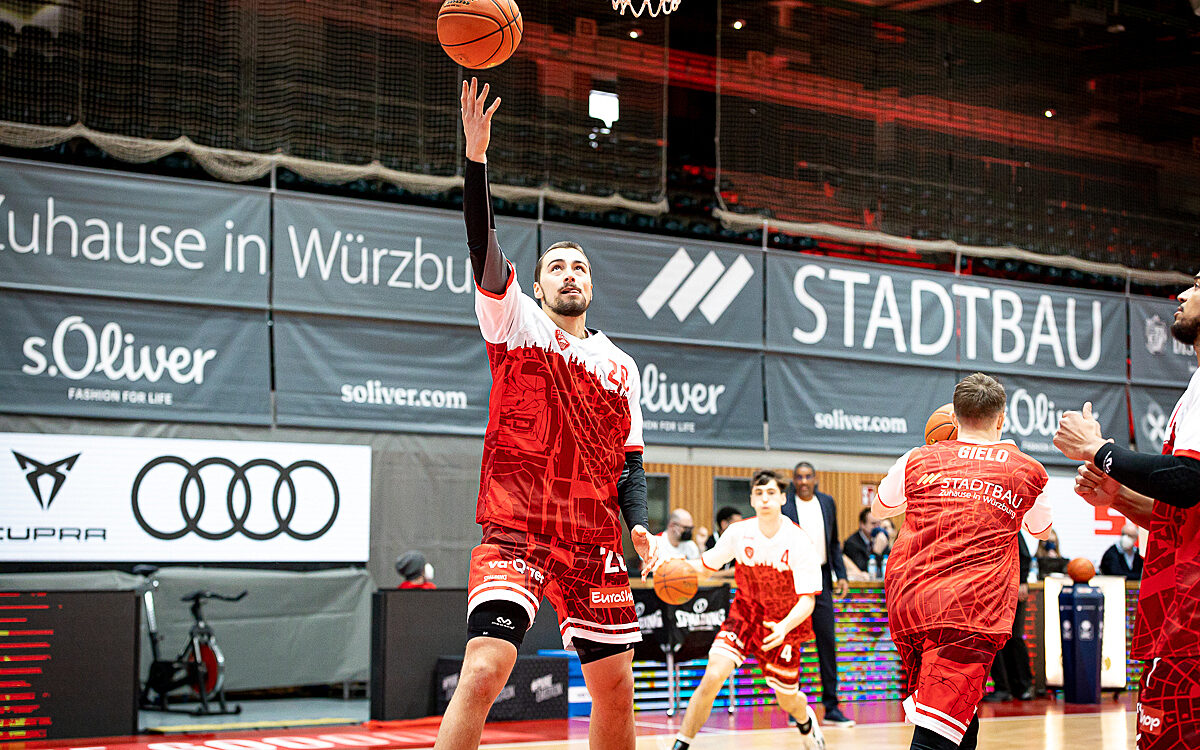 2021 12 12 s Oliver Baskets 4 2021 12 12 s Oliver Baskets 4