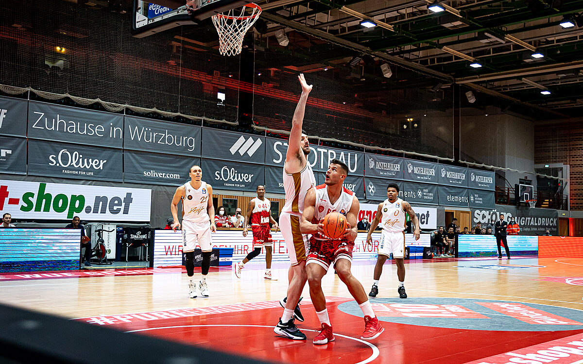 2021 12 12 s Oliver Baskets 9 2021 12 12 s Oliver Baskets 9