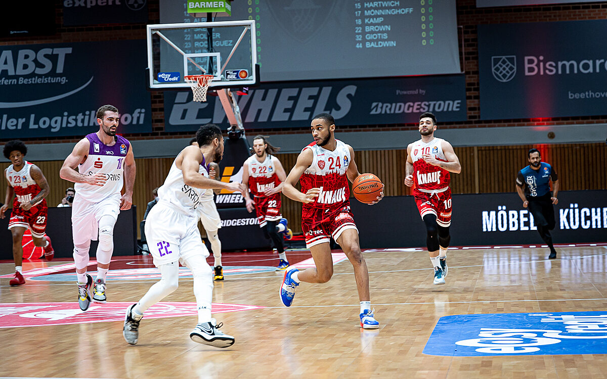 2021 12 27 s Oliver Baskets 10 2021 12 27 s Oliver Baskets 10