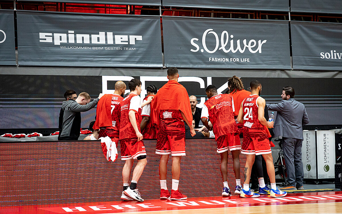 2021 12 27 s Oliver Baskets 24 2021 12 27 s Oliver Baskets 24