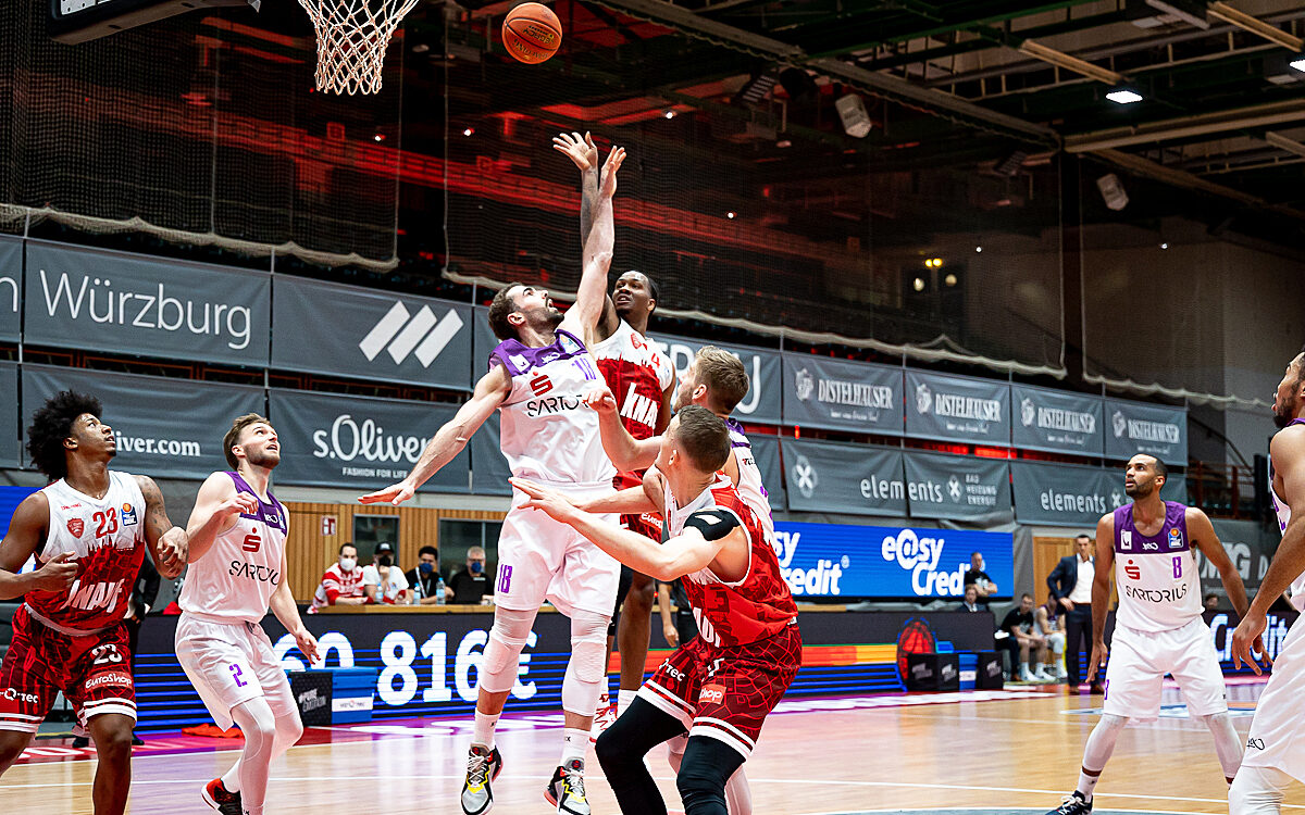 2021 12 27 s Oliver Baskets 28 2021 12 27 s Oliver Baskets 28