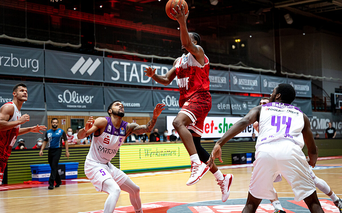 2021 12 27 s Oliver Baskets 35 2021 12 27 s Oliver Baskets 35