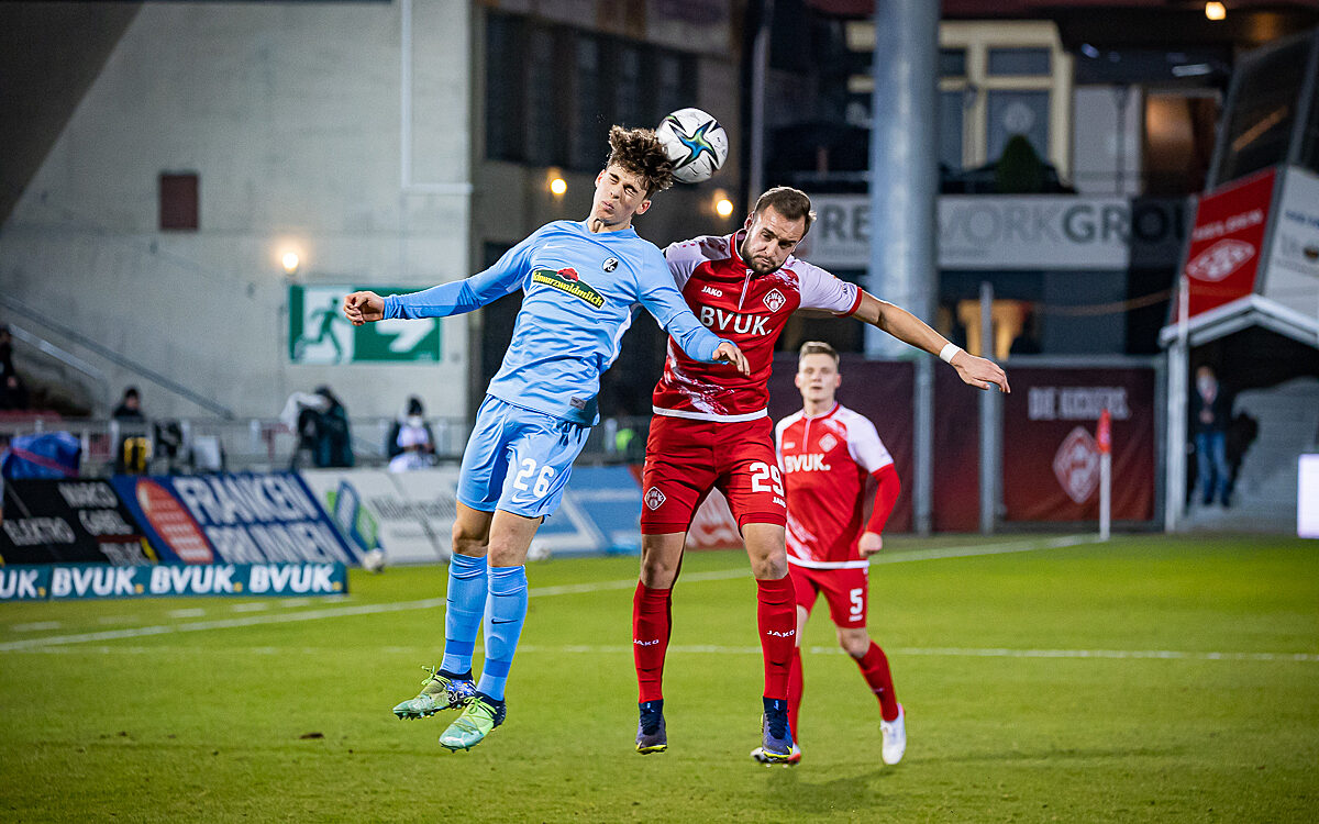 2022 01 28 FWK Kickers 40 2022 01 28 FWK Kickers 40