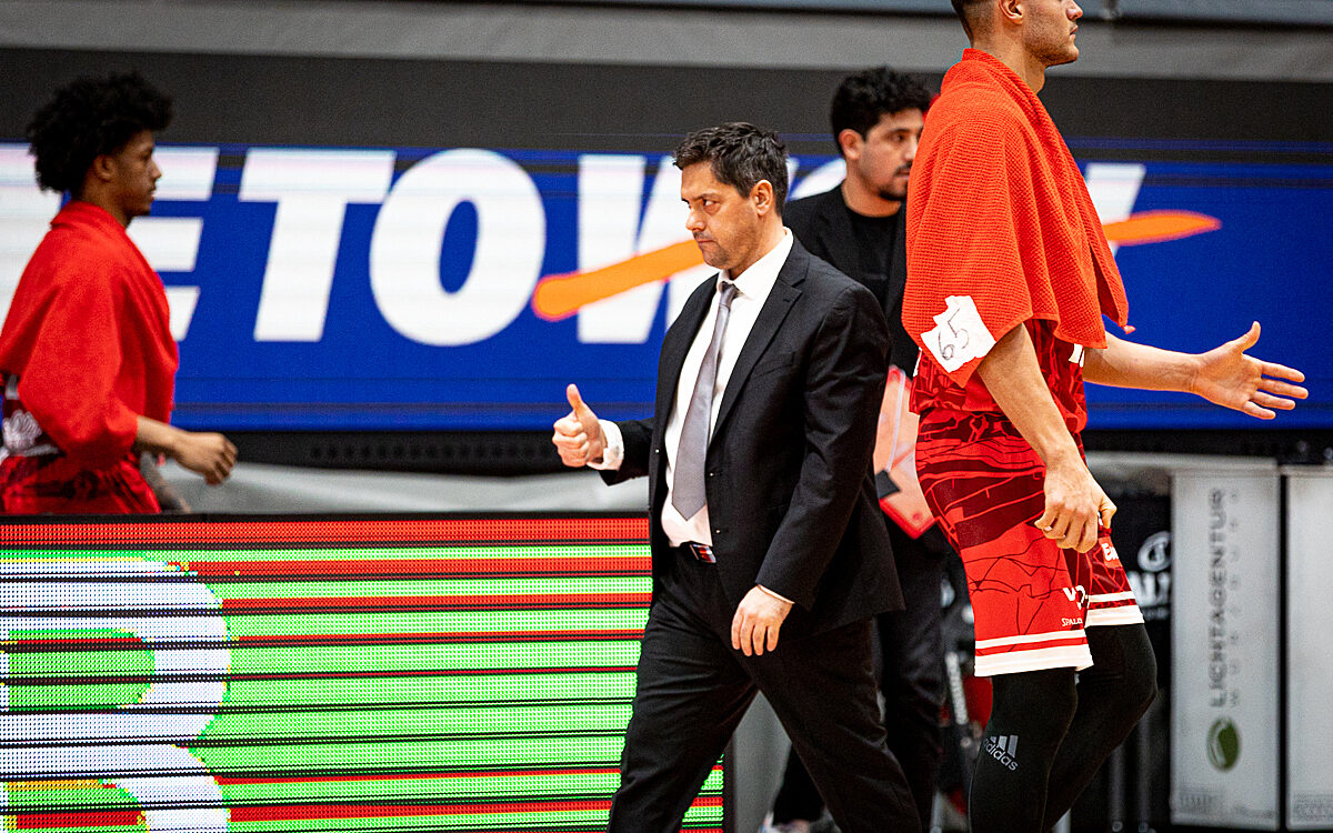 2022 02 06 s Oliver Baskets 74 2022 02 06 s Oliver Baskets 74