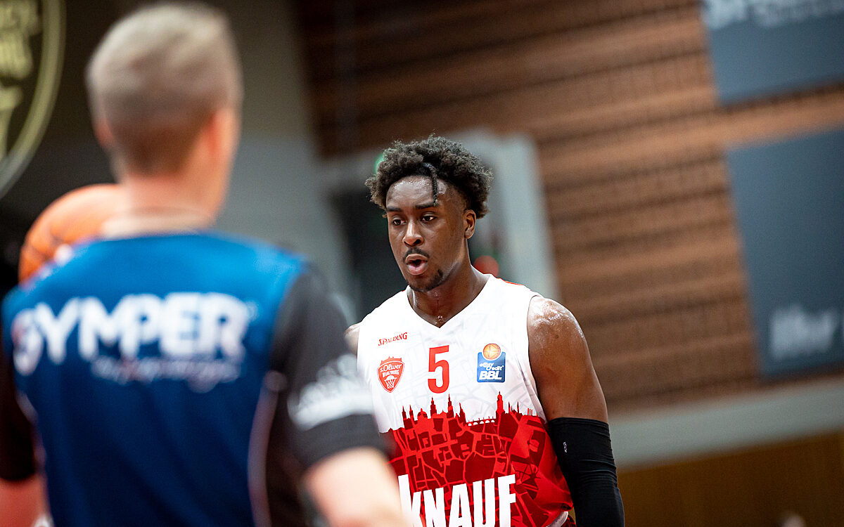 2022 03 19 s Oliver Baskets 48 2022 03 19 s Oliver Baskets 48