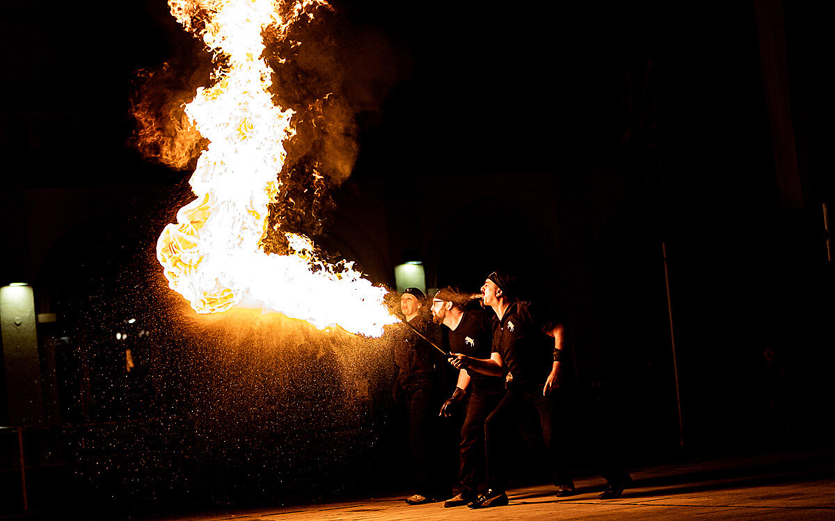 2022 03 27 Feuershow Rathausplatz 17 2022 03 27 Feuershow Rathausplatz 17