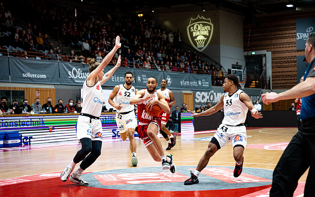 2022 04 03 s Oliver Baskets 17 2022 04 03 s Oliver Baskets 17