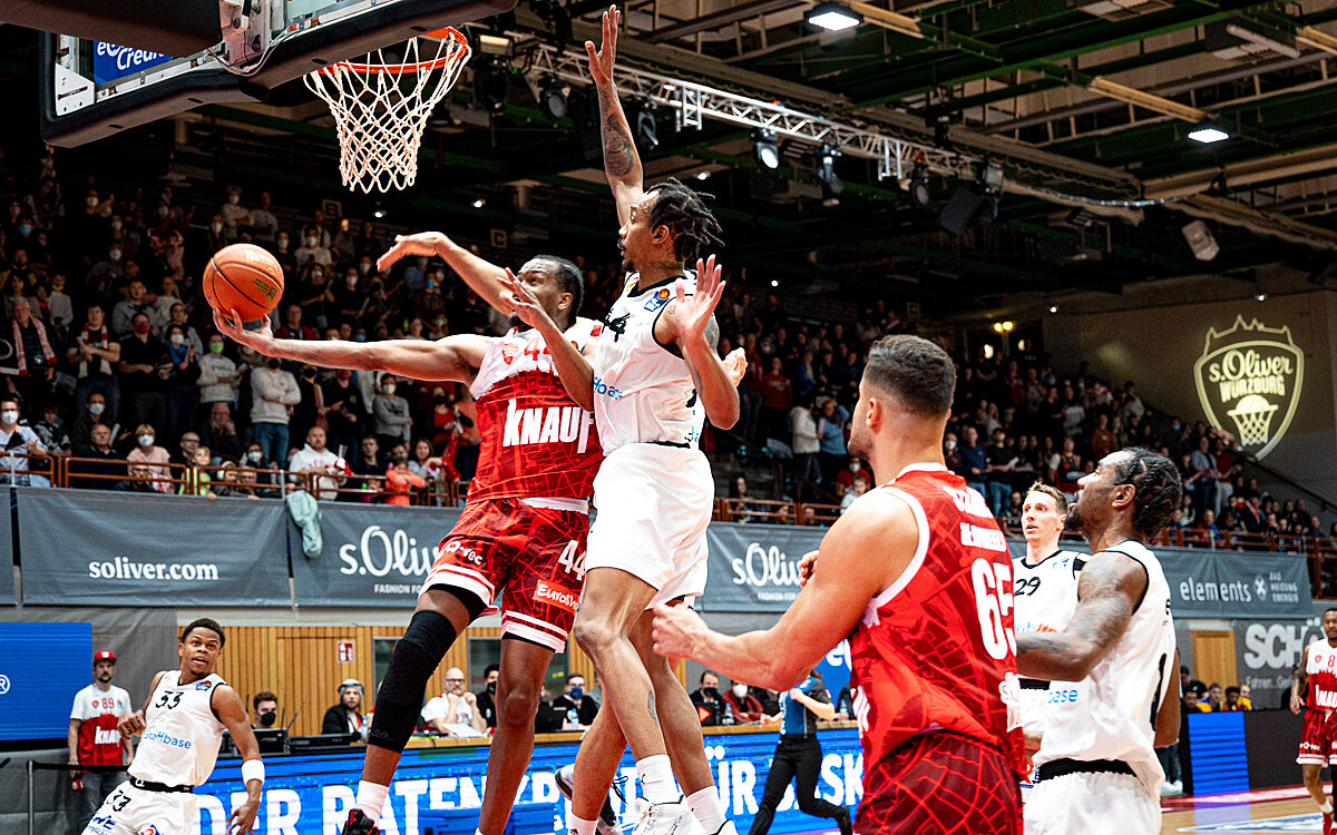 2022 04 03 s Oliver Baskets 30 2022 04 03 s Oliver Baskets 30