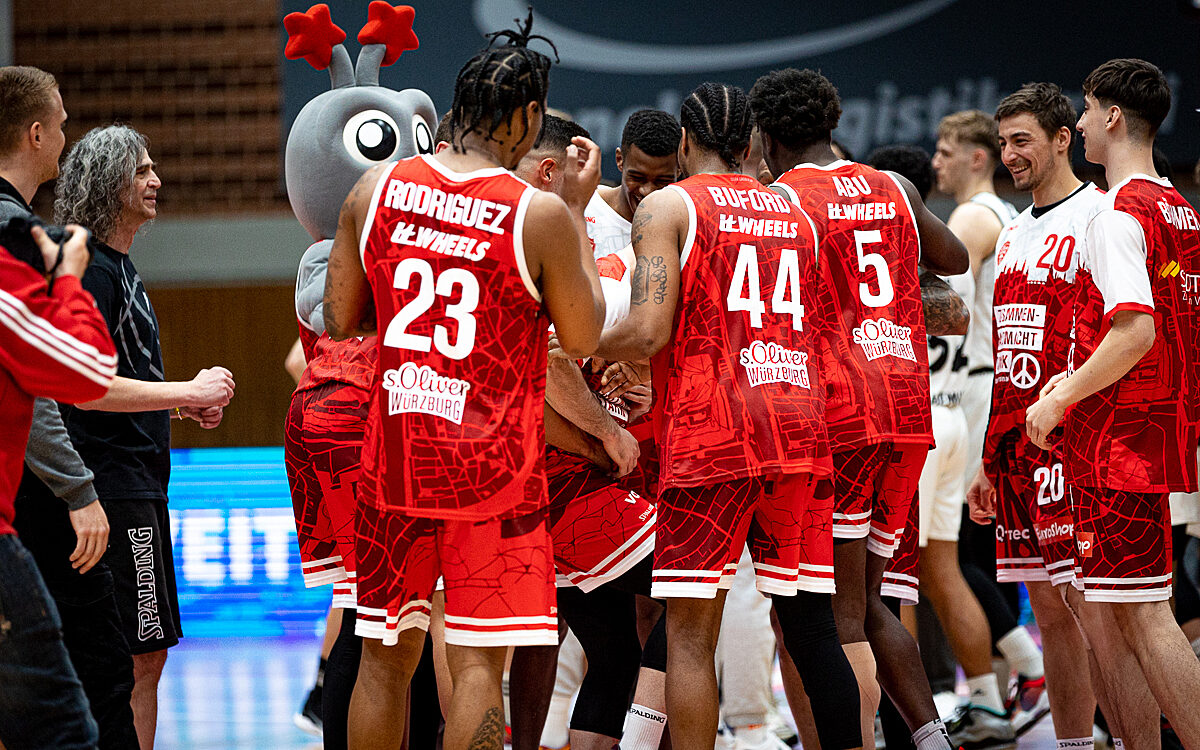 2022 04 03 s Oliver Baskets 70 2022 04 03 s Oliver Baskets 70