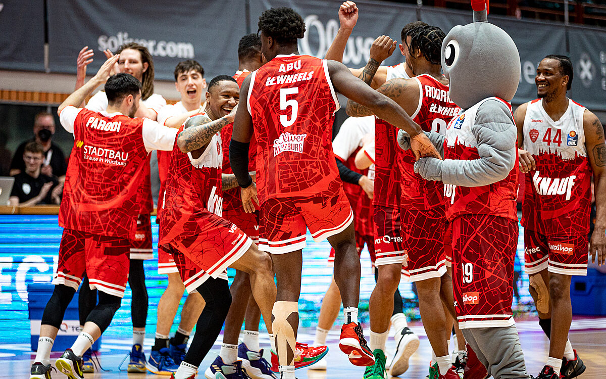 2022 04 03 s Oliver Baskets 85 2022 04 03 s Oliver Baskets 85