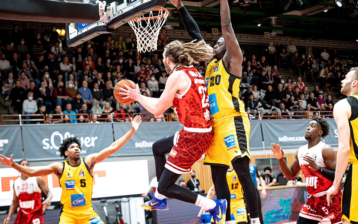 2022 04 26 s Oliver Baskets 471 2022 04 26 s Oliver Baskets 471