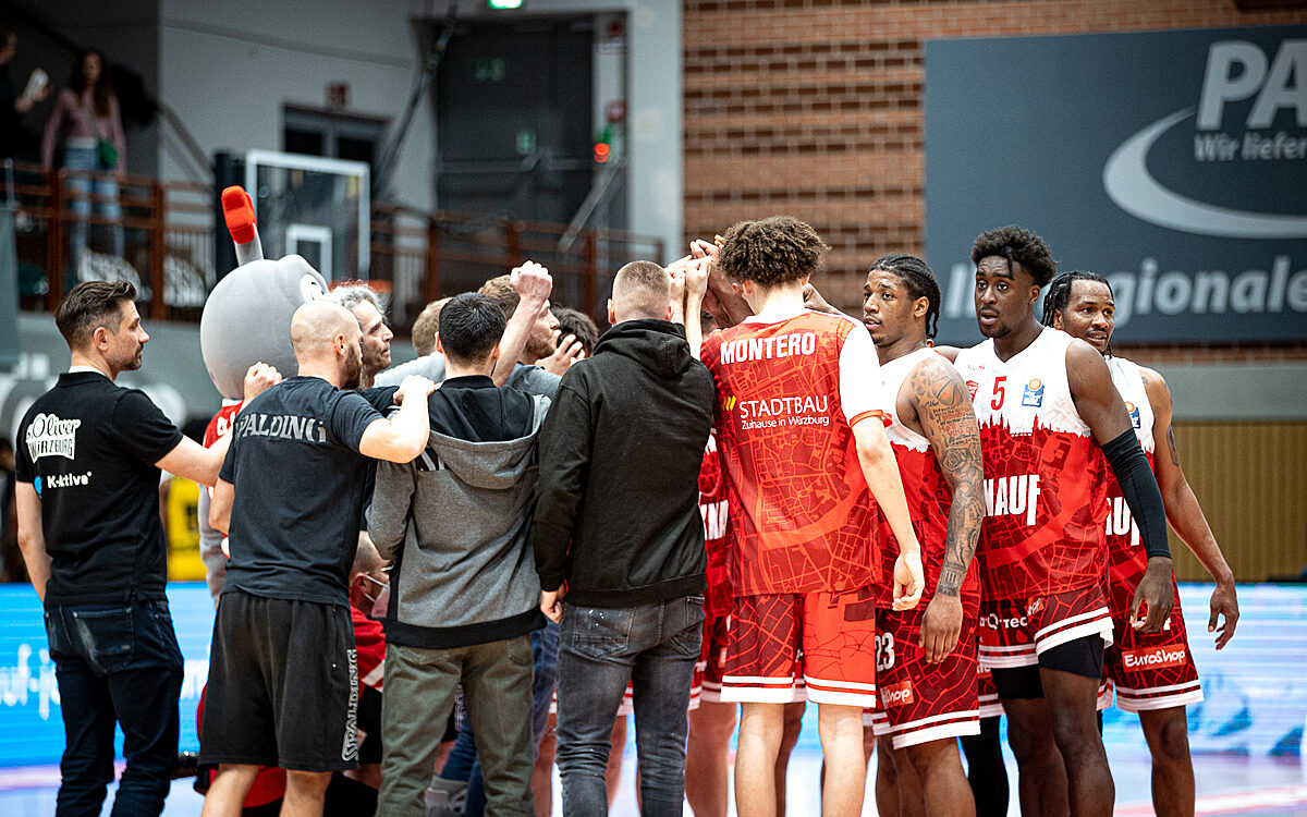 2022 04 26 s Oliver Baskets 521 2022 04 26 s Oliver Baskets 521