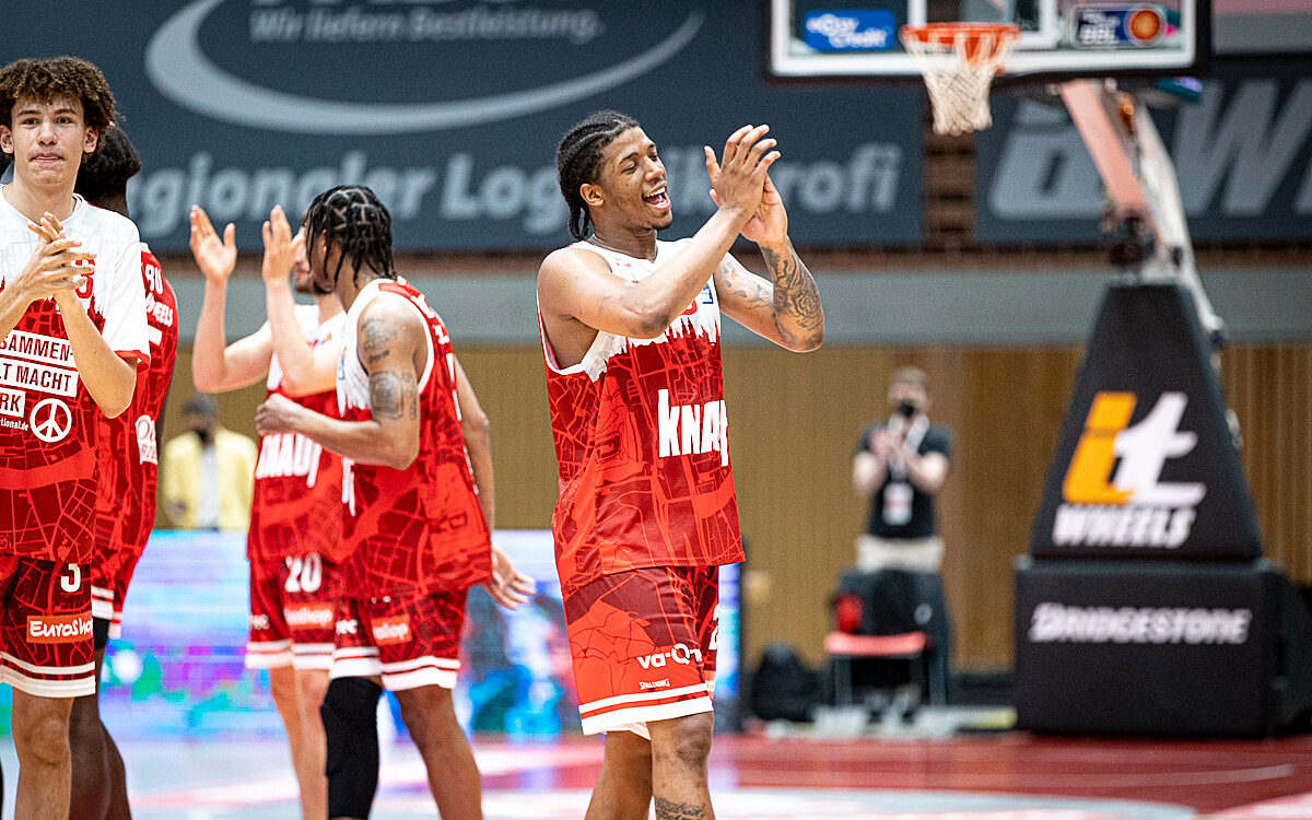 2022 04 26 s Oliver Baskets 523 2022 04 26 s Oliver Baskets 523