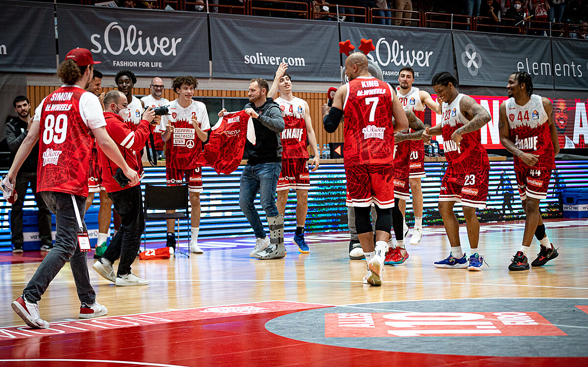 2022 04 26 s Oliver Baskets 527 2022 04 26 s Oliver Baskets 527