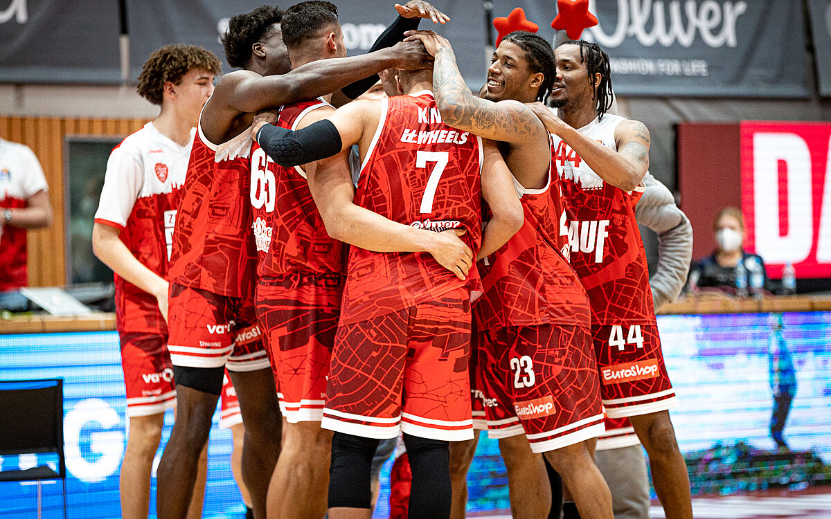 2022 04 26 s Oliver Baskets 528 2022 04 26 s Oliver Baskets 528