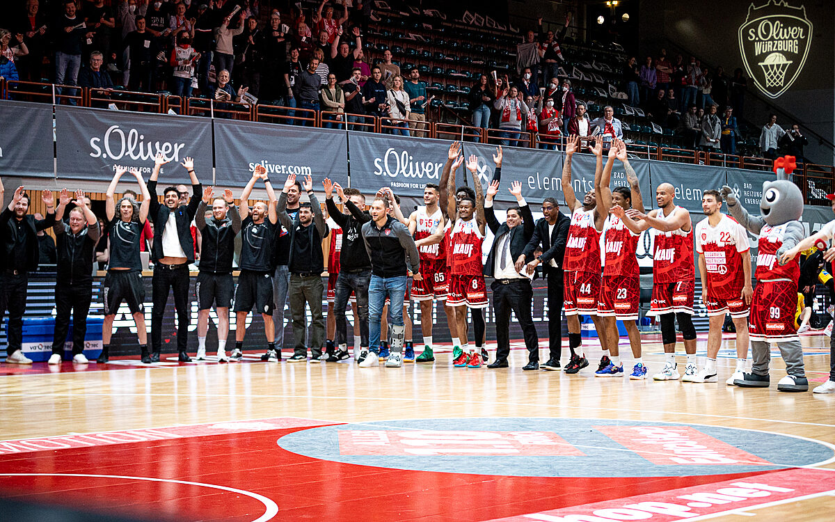 2022 04 26 s Oliver Baskets 537 2022 04 26 s Oliver Baskets 537