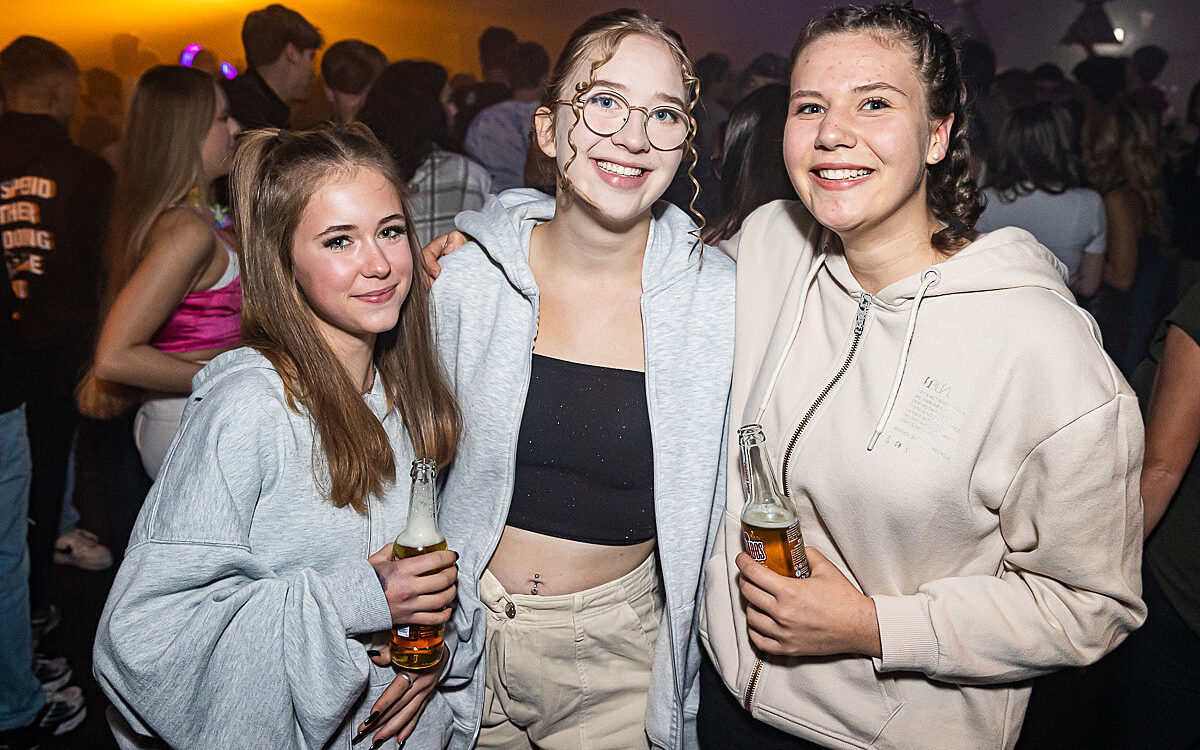 2022 09 17 Airport Malle Party 2 2022 09 17 Airport Malle Party 2