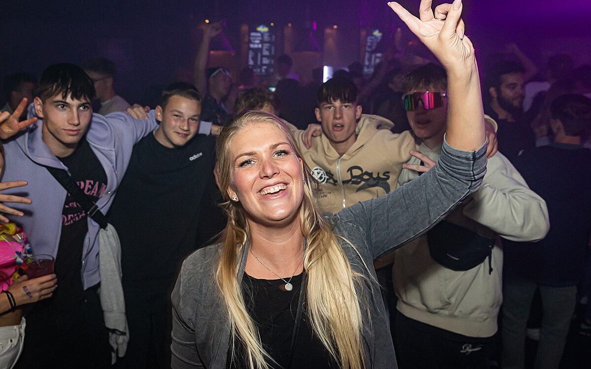 2022 09 17 Airport Malle Party 24 2022 09 17 Airport Malle Party 24