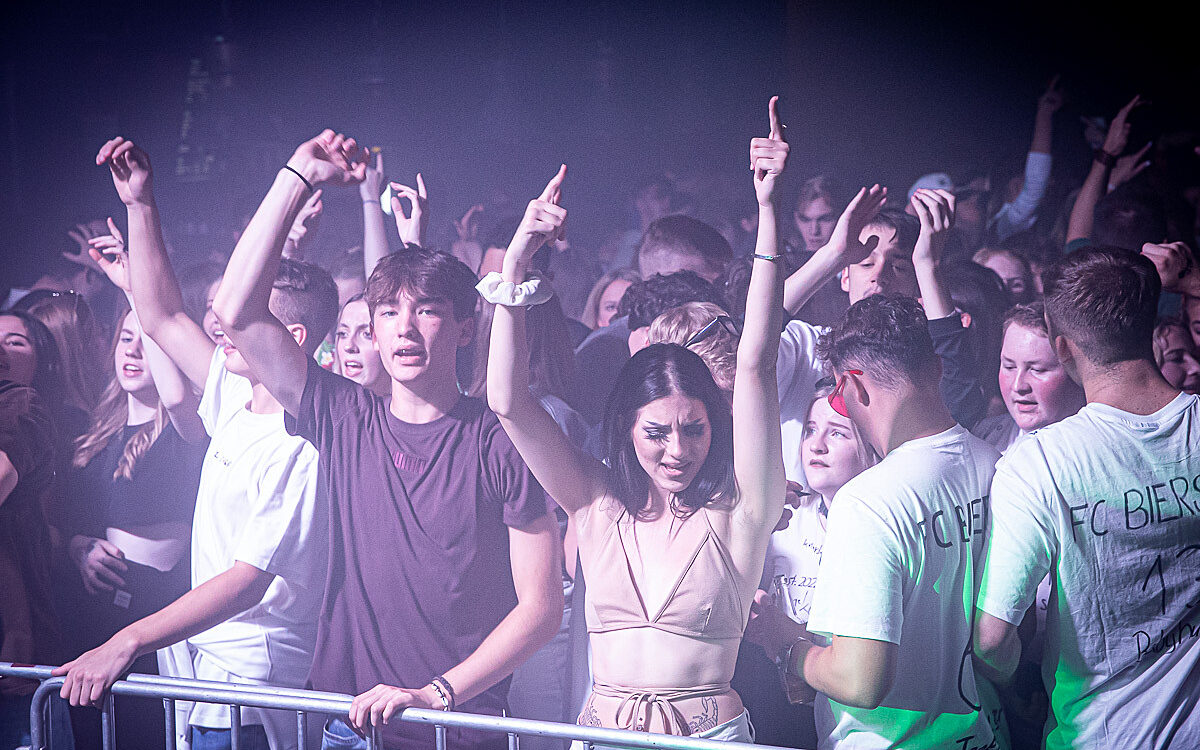 2022 09 17 Airport Malle Party 42 2022 09 17 Airport Malle Party 42