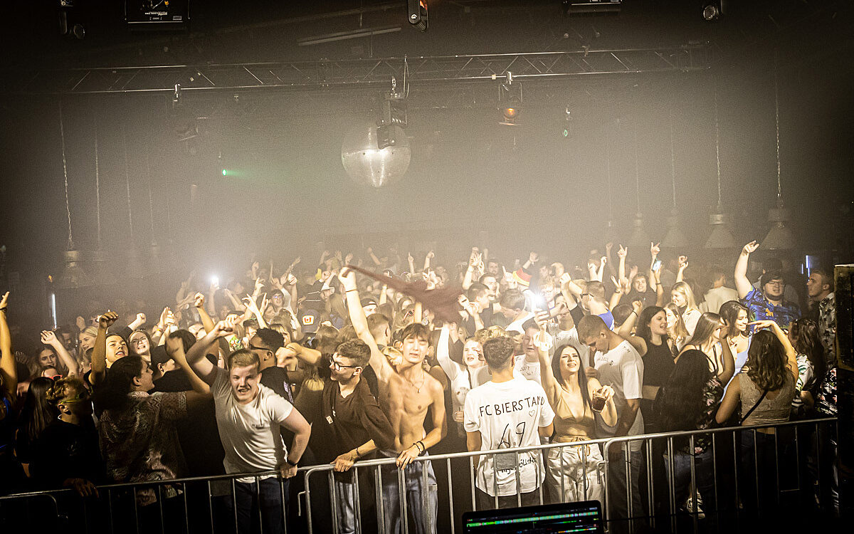 2022 09 17 Airport Malle Party 44 2022 09 17 Airport Malle Party 44