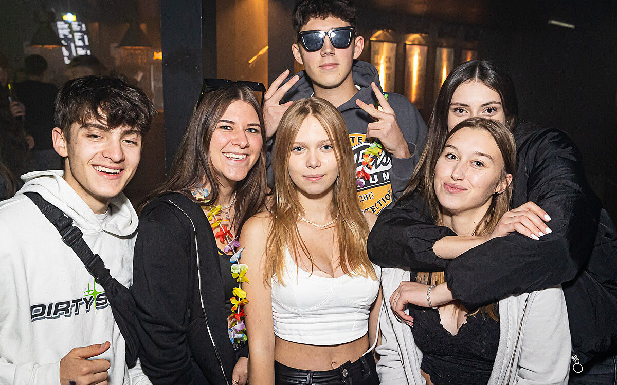 2022 09 17 Airport Malle Party 5 2022 09 17 Airport Malle Party 5