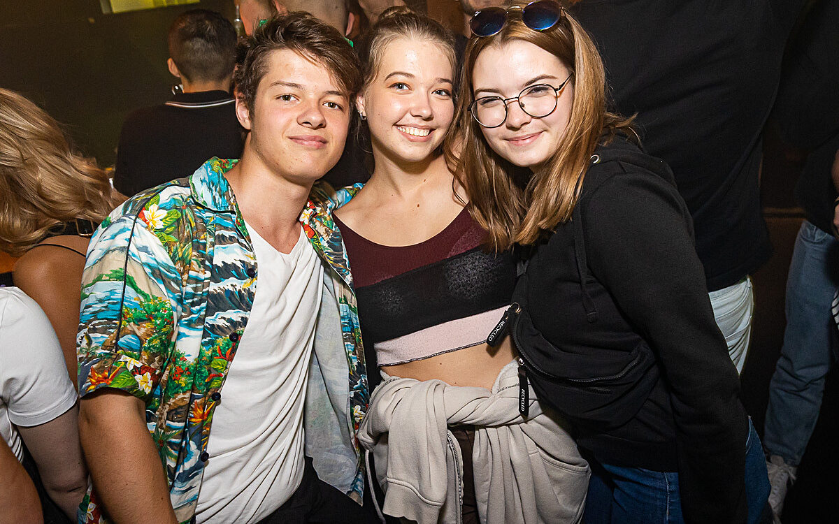 2022 09 17 Airport Malle Party 54 2022 09 17 Airport Malle Party 54